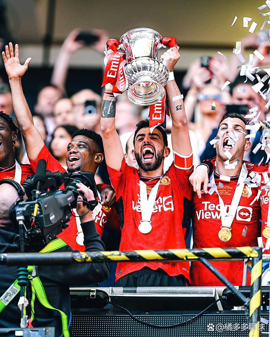 赛地聚焦——葡超关键时刻热度飙升，拜仁慕尼黑造点机会，质疑声仍在，临场指挥获称赞的简单介绍-开云在线