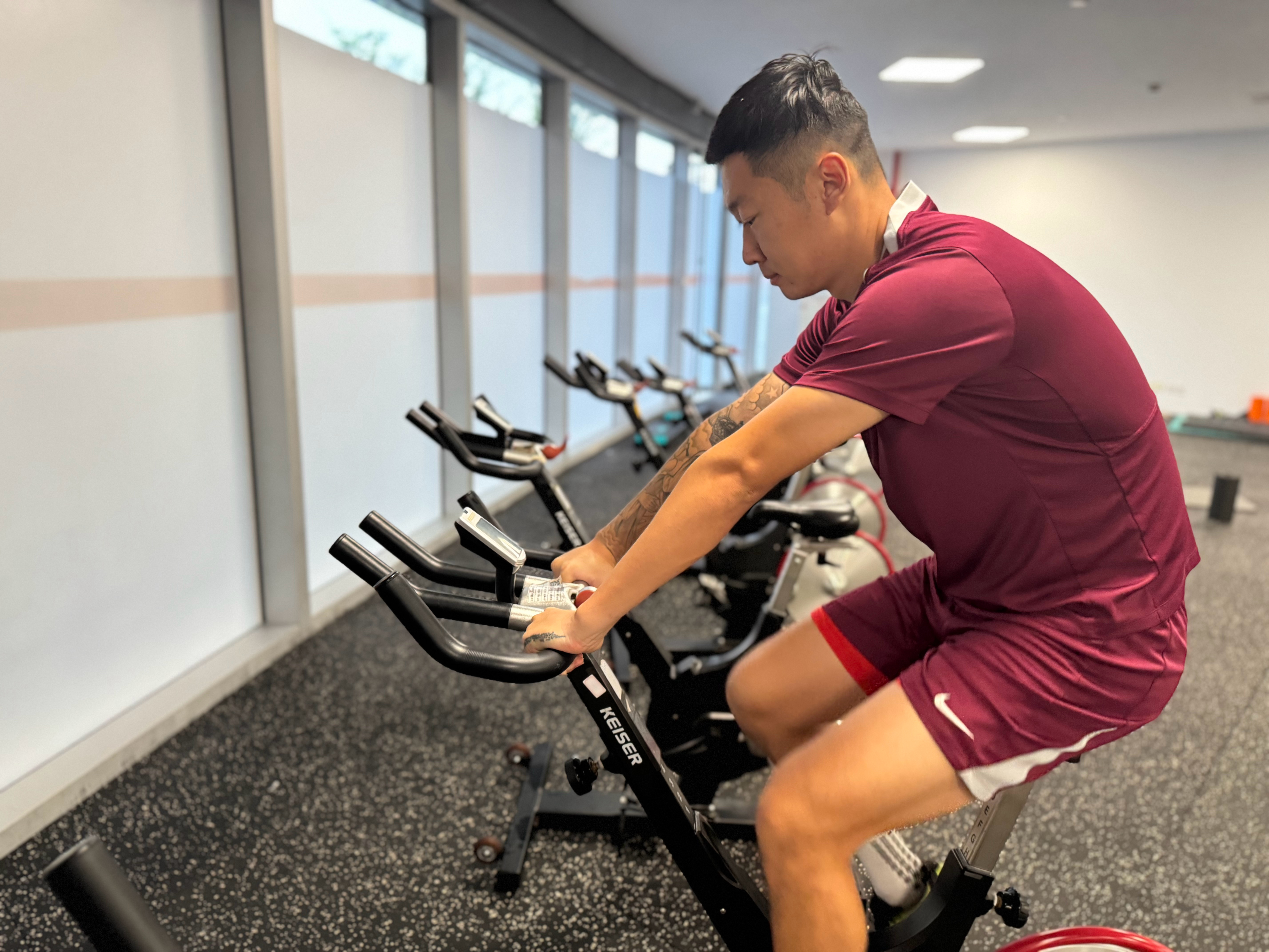 清晨体能课后，布莱顿防线松动备战英超，管理层满意，身体对抗强度拉满的简单介绍-开云入口